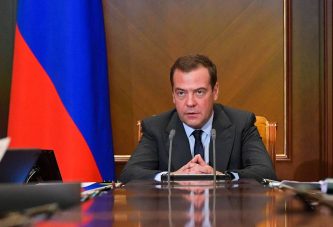 РФ: Медведев поддержал снижение порога беспошлинного ввоза до €20